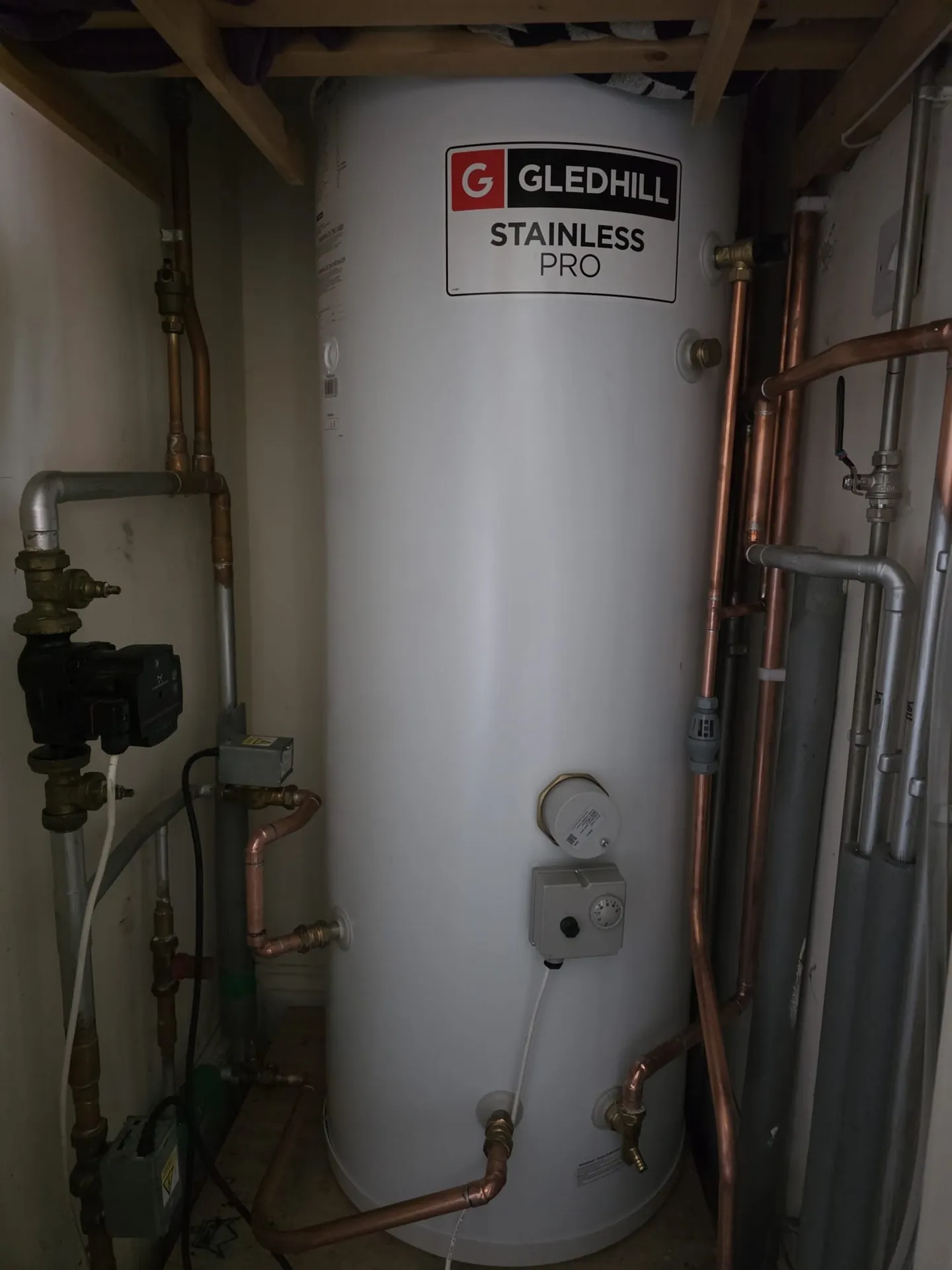 Unvented hot water cylinder installed by a G3 qualified engineer in Romford