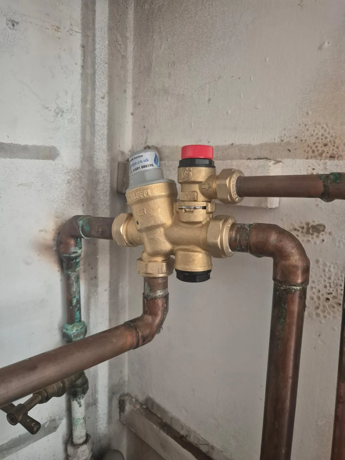 Unvented hot water cylinder by Braxton's Plumbing & Heating in Romford