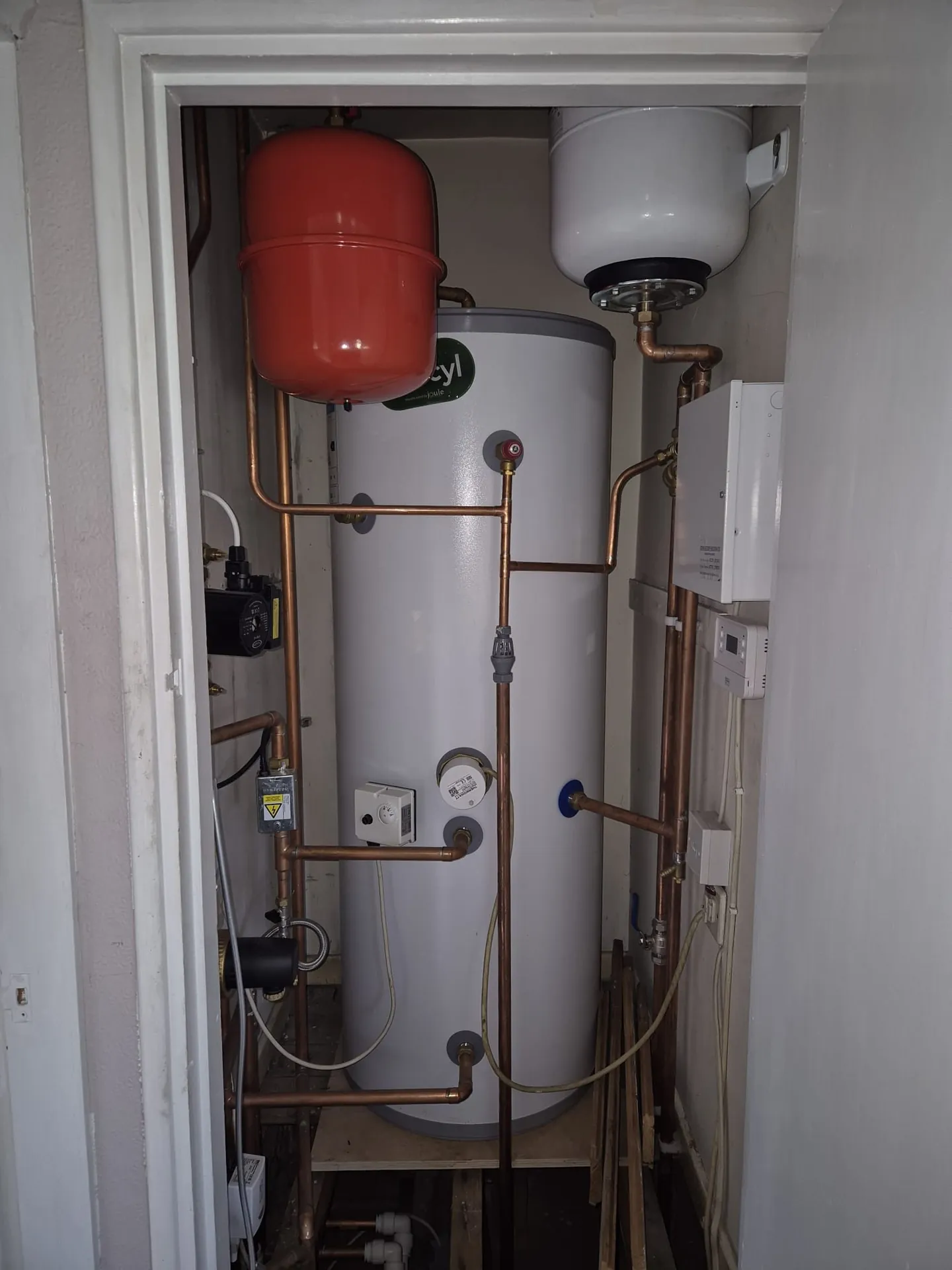 Unvented hot water cylinder by Braxton's Plumbing & Heating in Romford